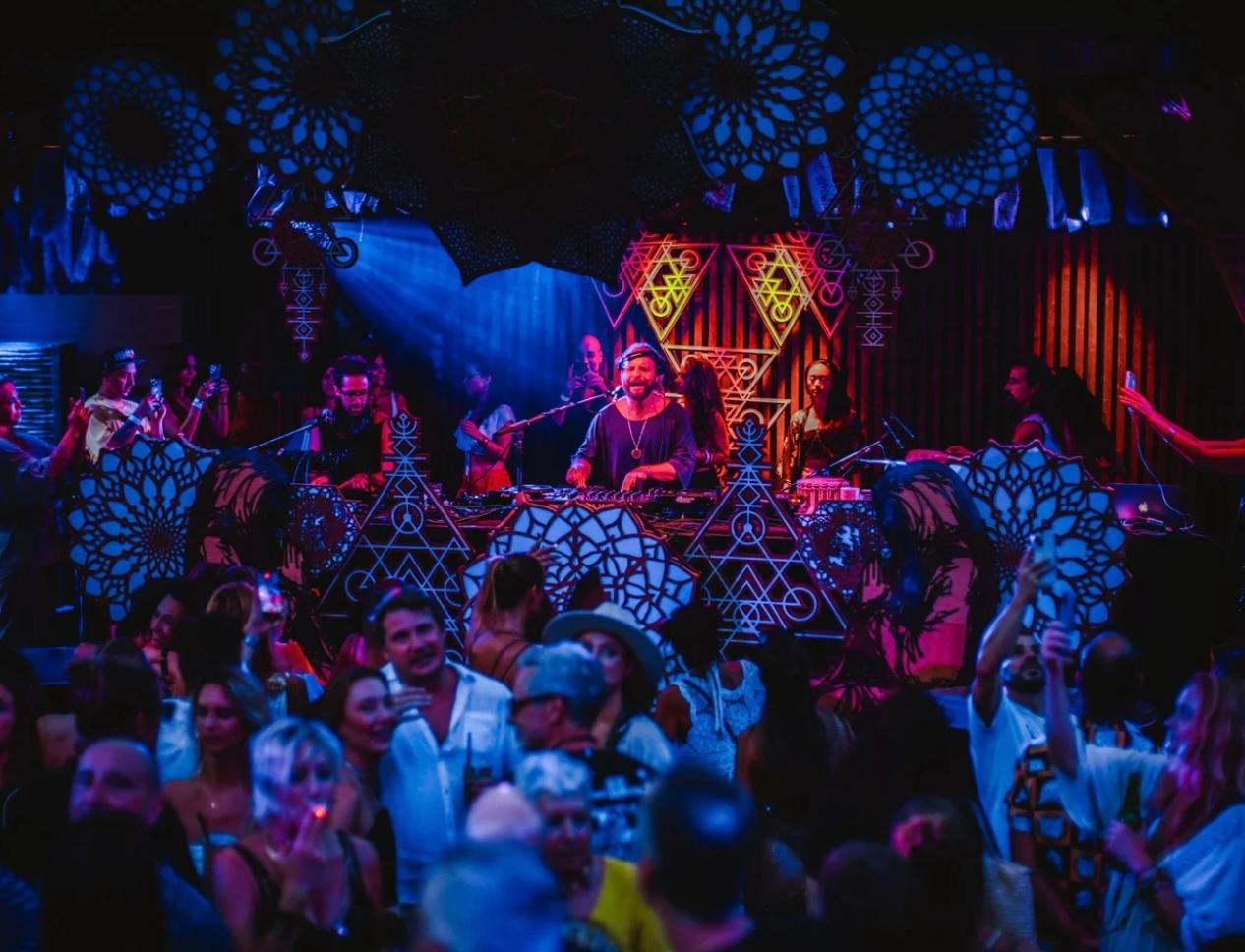 SAMĀ festival dazzles in the Dubai desert